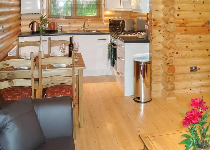 Bracken Log Lodge in Cargill, Perthshire