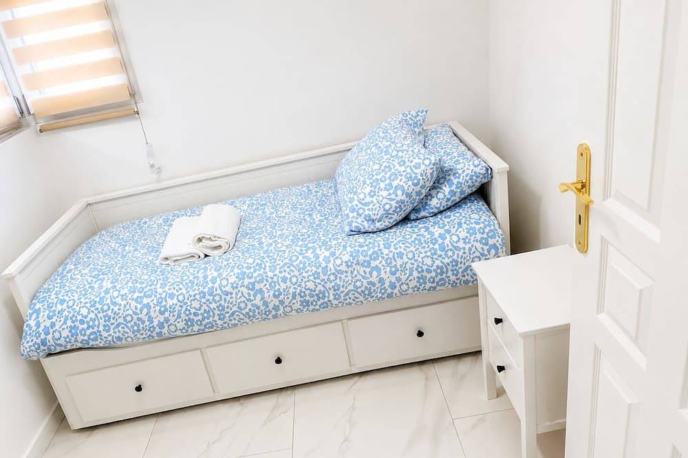 Appartement entier, Eden Suite • Escale 10min Cdg Parc des Expos -Parc Astérix Disney Vallée Village in Tremblay-en-France, Seine-Saint-Denis