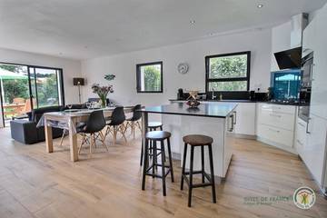 Gîte pour 6 Personnes dans Plougrescant, Région de Lannion, Photo 2