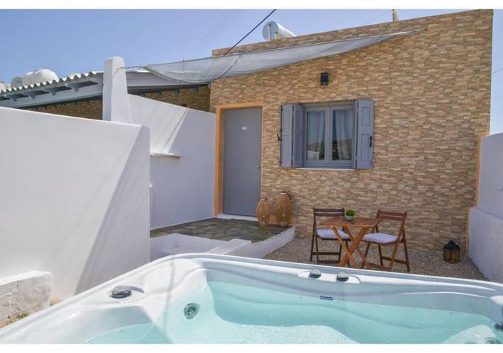 Chambre d’hôte pour 2 personnes, avec jacuzzi ainsi que piscine et jardin dans Milos - 4