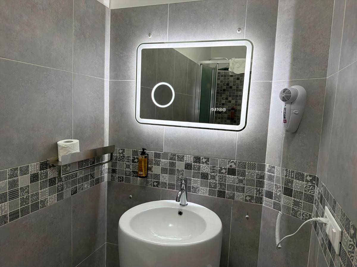 Belvedere Rent Rooms in Campofelice di Roccella, Province de Palerme