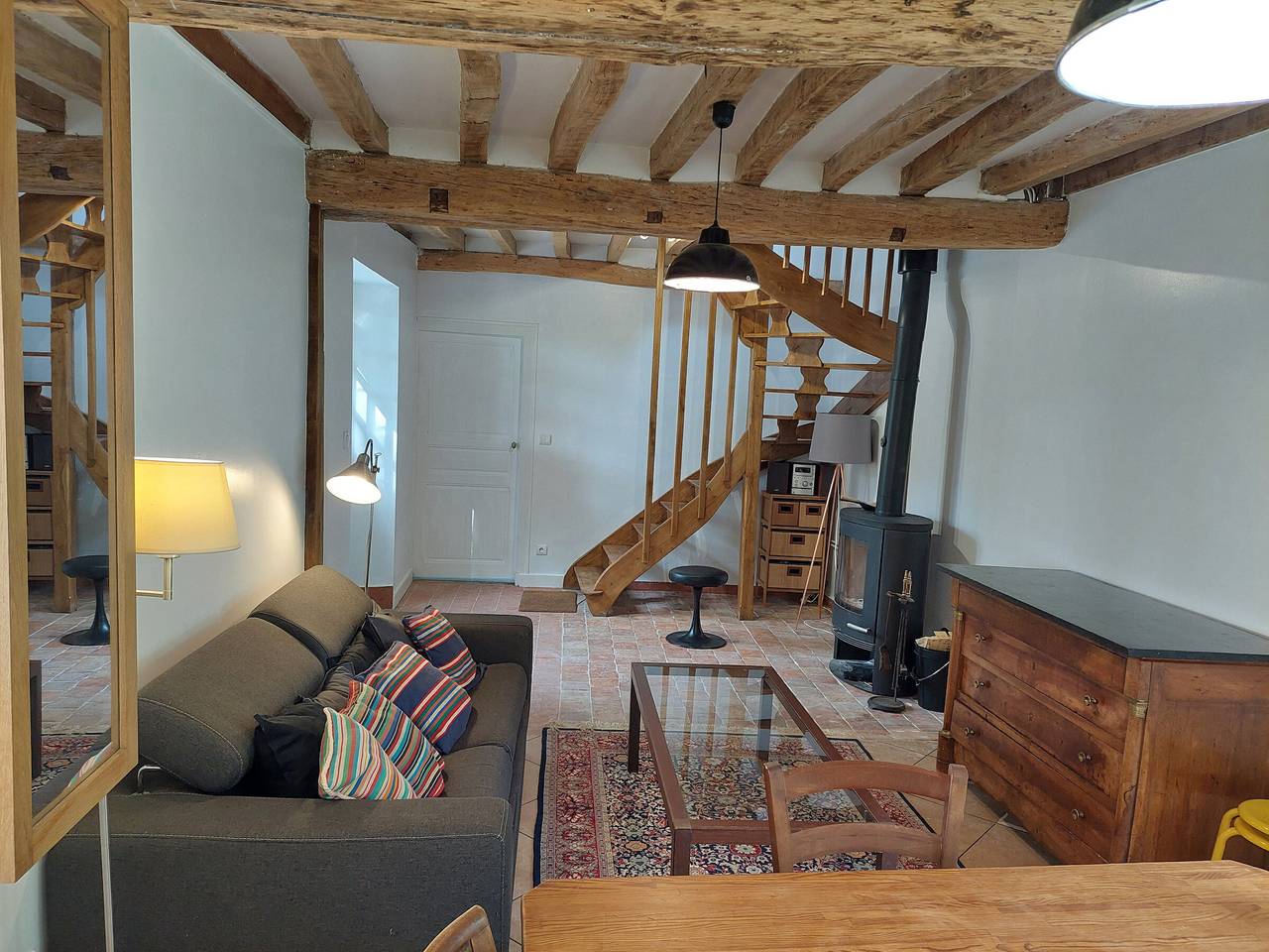 Retraite Champêtre avec Home Cinéma et Verger Libre Cueillette, près de la Loire et des Châteaux in Gémigny, Vallée de la Loire