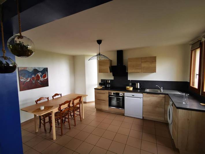 Location de vacances pour 4 personnes, avec Terrasse ainsi que Jardin et Vue à Saint-Christophe-en-Brionnais