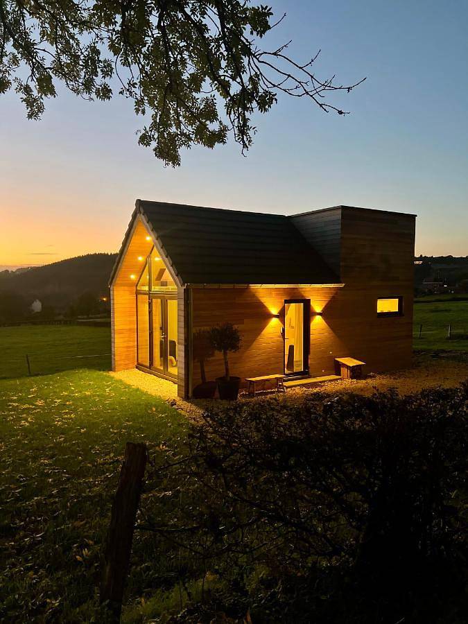 Gîte pour 2 personnes, avec terrasse ainsi que vue et jardin dans Polleur - 3