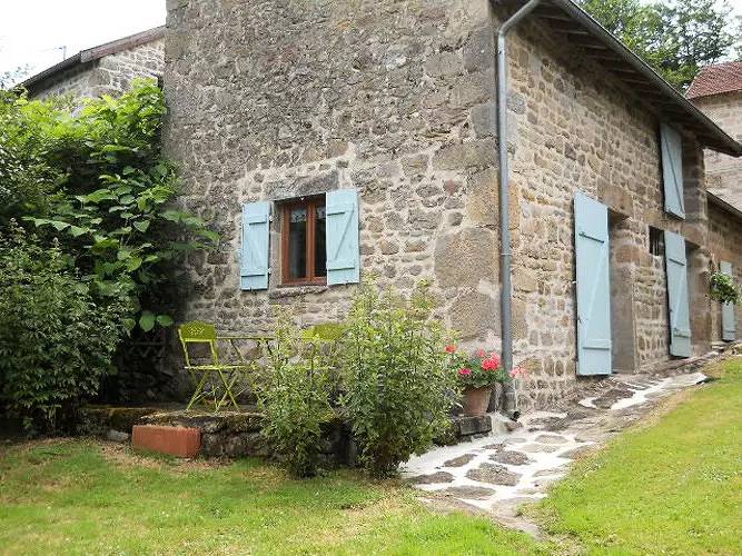 Gîte pour 2 personnes, avec jardin, animaux acceptés à Peyrat-le-Château - 3