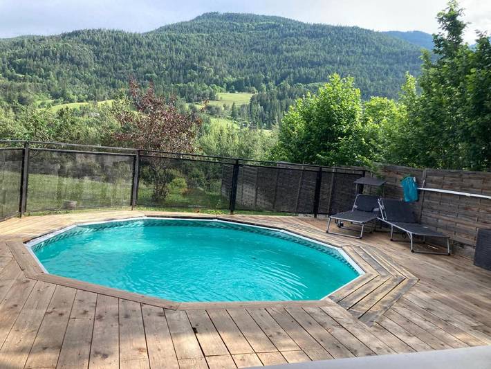 Appartement de vacances pour 8 personnes, avec Terrasse et Jardin ainsi que Piscine et Vue