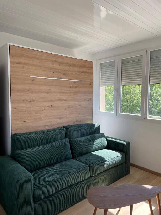 Appartement entier, One-Bedroom Apartment in Bourbonne-les-Bains, Haute-Marne