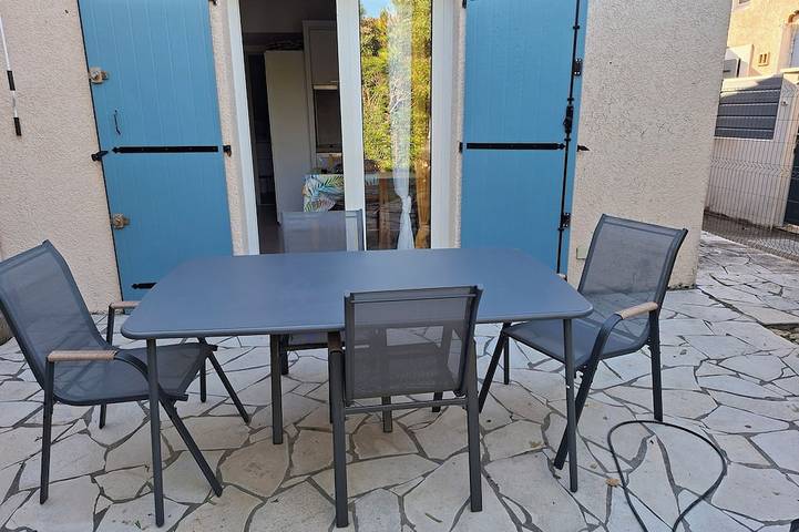 Maison de vacances pour 4 personnes, avec Terrasse ainsi que Jardin et Piscine à Vic-la-Gardiole