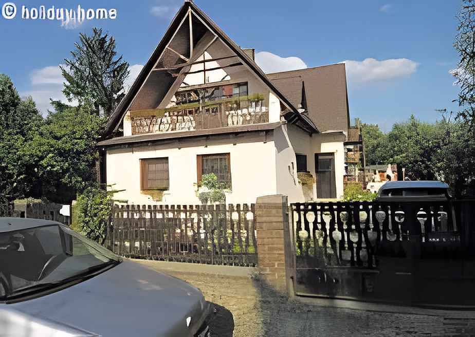Apartamento vacacional entero, Apartamento de vacaciones con piscina e internet in Balatonszárszó, Orilla sur del lago Balaton