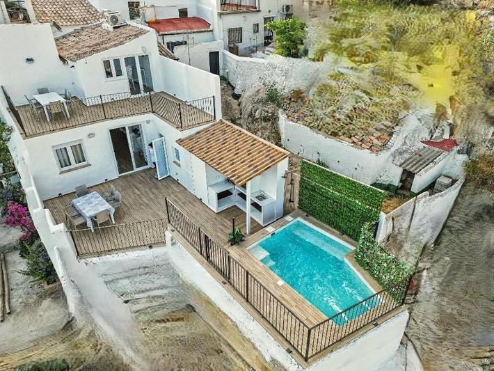 Apartamento para 10 personas, con vistas además de piscina y balcón en Olvera