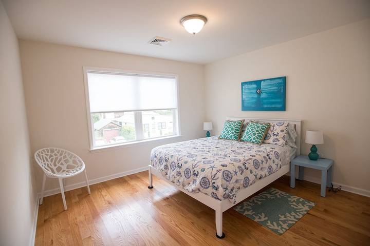 Vacation rental for 10 people, with yard in Middletown