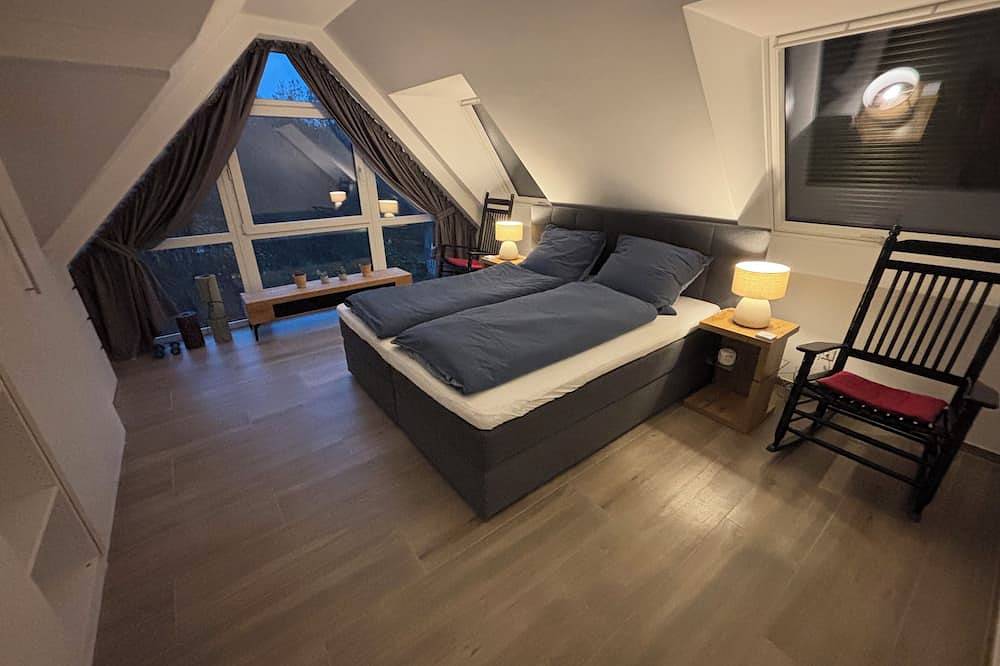 Ganze Wohnung, 2Zi. Maisonette Wohnung - Dachterrasse, Whirlpool, Fahrstuhl, Klima, Kliniknähe in Bad Salzuflen, Kreis Lippe