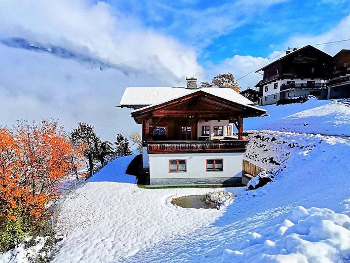 Ferienwohnung für 12 Personen, mit Ausblick und Garten in Hainzenberg