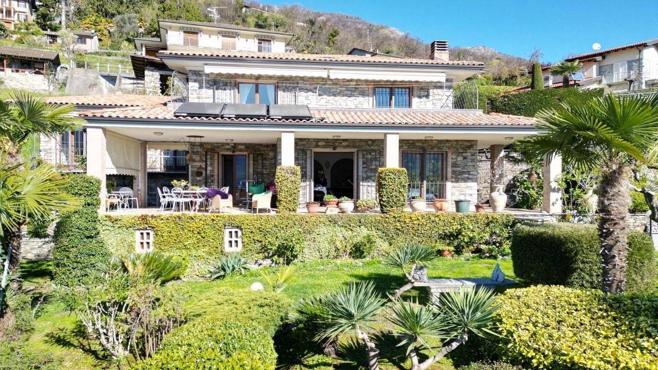Villa für 6 Personen (300 m²) in Oggebbio in Oggebbio, Oggebbio Gemeinde