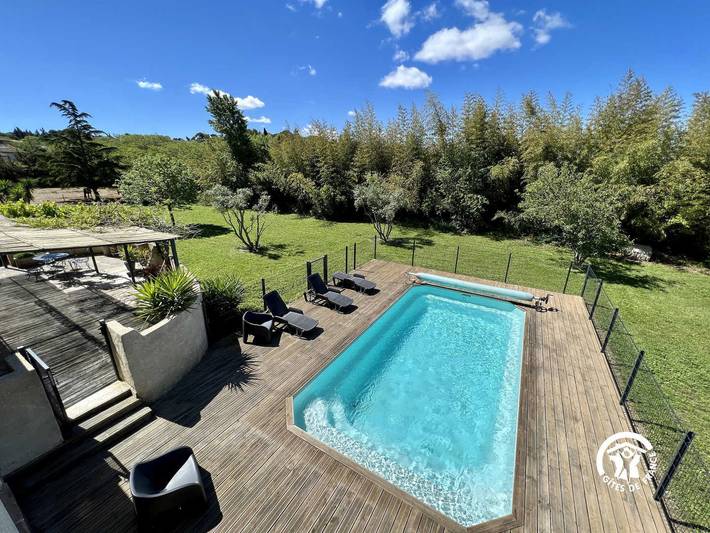 Gîte pour 6 personnes, avec Terrasse ainsi que Jardin et Piscine à Marcorignan
