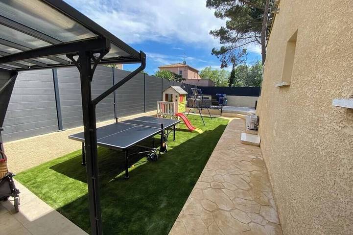 Villa für 8 Personen, mit Garten und Whirlpool in Vias