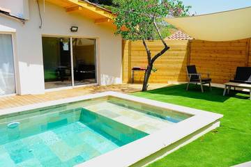 Location de vacances pour 4 personnes, avec jardin à Cabrières (Hérault)