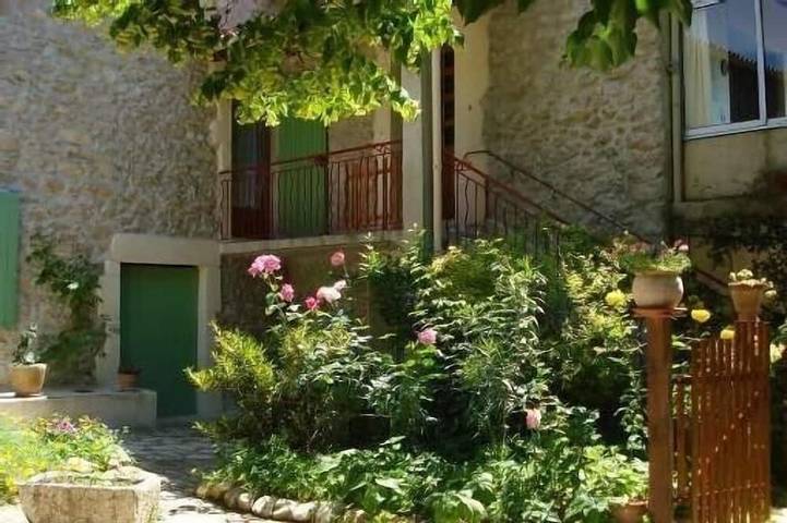 Gîte pour 4 personnes, avec jardin et terrasse à Ribaute-les-Tavernes