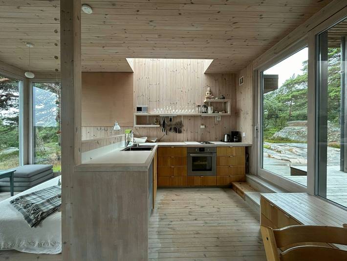 Von einem Architekten entworfene Hütte in Holmetangen mit japanischer Ruhe in Hvaler