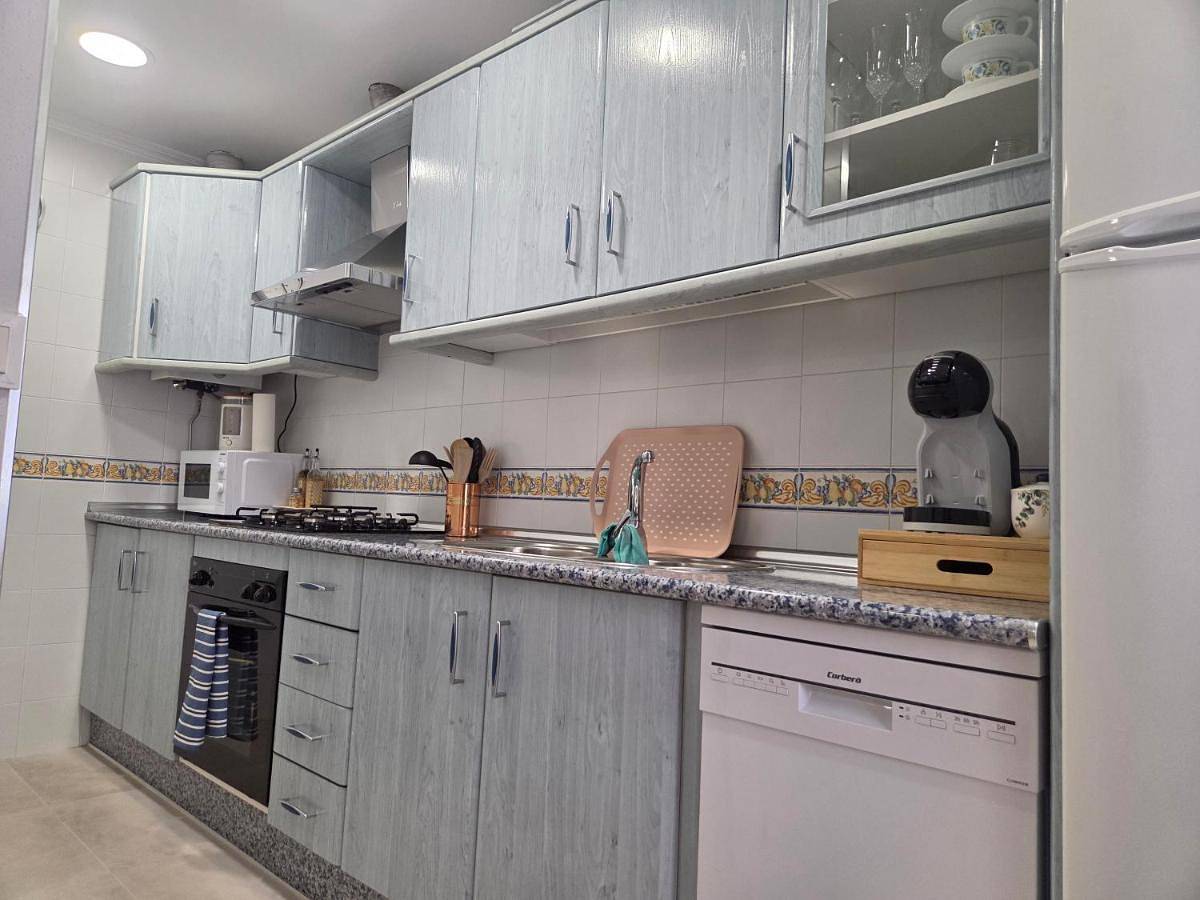 Three-Bedroom House in Genalguacil, Malaga Prowincja