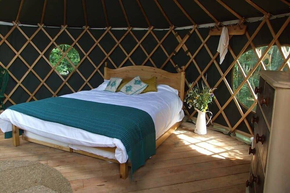 Yurt 'Oak' aislado en el campo de West Sussex in Fernhurst, South Downs