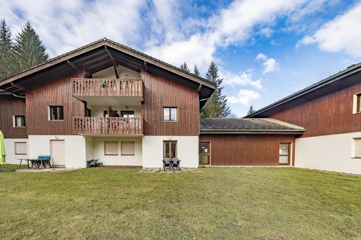 Studio entier, Studio « Le Grand Tetras A3 » avec vue montagne, piscine partagée et Wi-Fi in Samoëns, Région de Bonneville