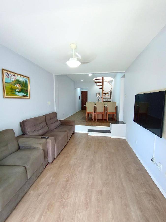 Apartamento para 11 personas, con vistas y terraza, Se admiten mascotas en Meia Praia (Santa Catarina)