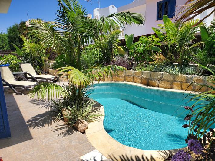Villa for 6 people, with ocean view and pool as well as garden, child-friendly in Cyprus