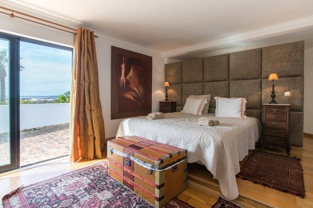 Luxury Villa, Beach and Golf, perfect getaway for Family and Friends in Alvor, Faro District