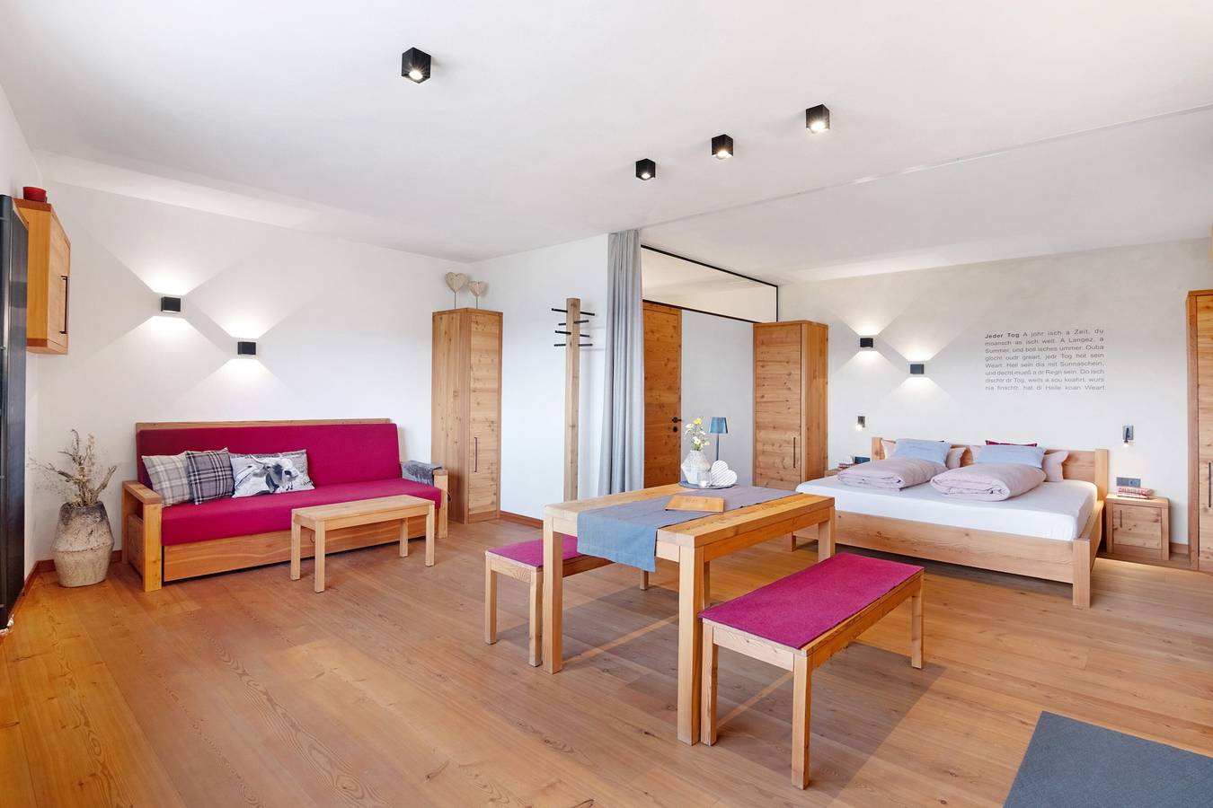 Entire studio, Studio 'Röfen Mittelröfen' with Mountain View, Shared Terrace and Wi-Fi in Schlinig, Mals