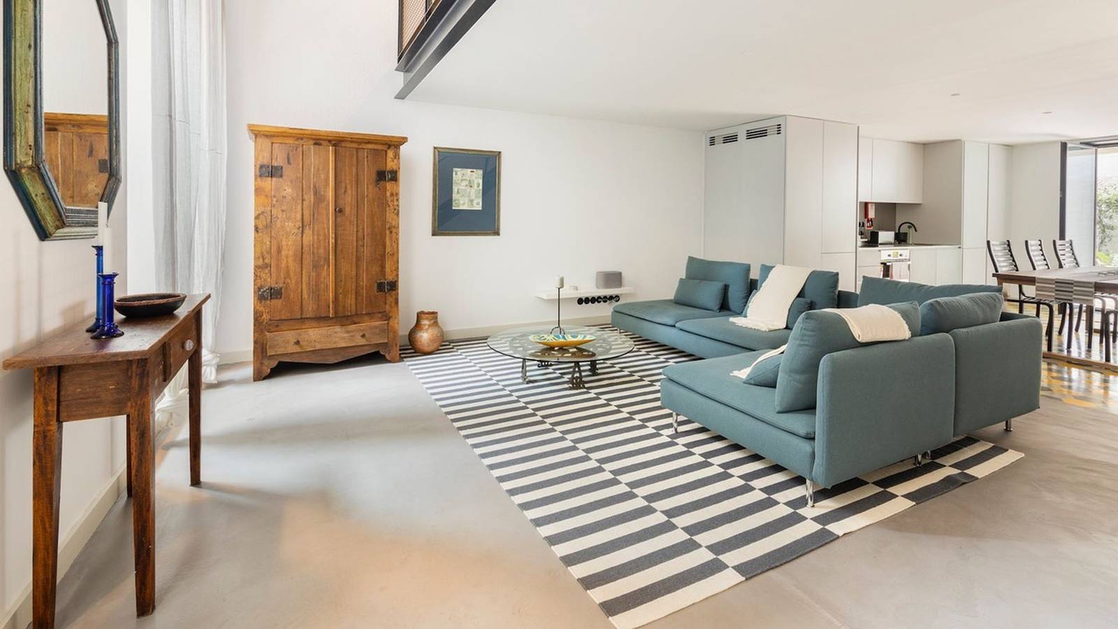 Majestic Apartment W/ Patio by Lovelystay in Anjos, Lisboa