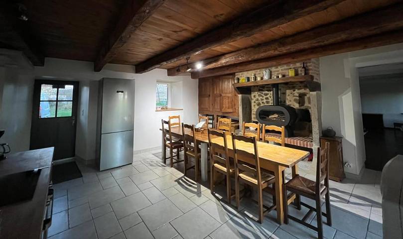 Location de vacances pour 10 personnes, avec jardin et vue, adapté aux familles à Brousse - 2