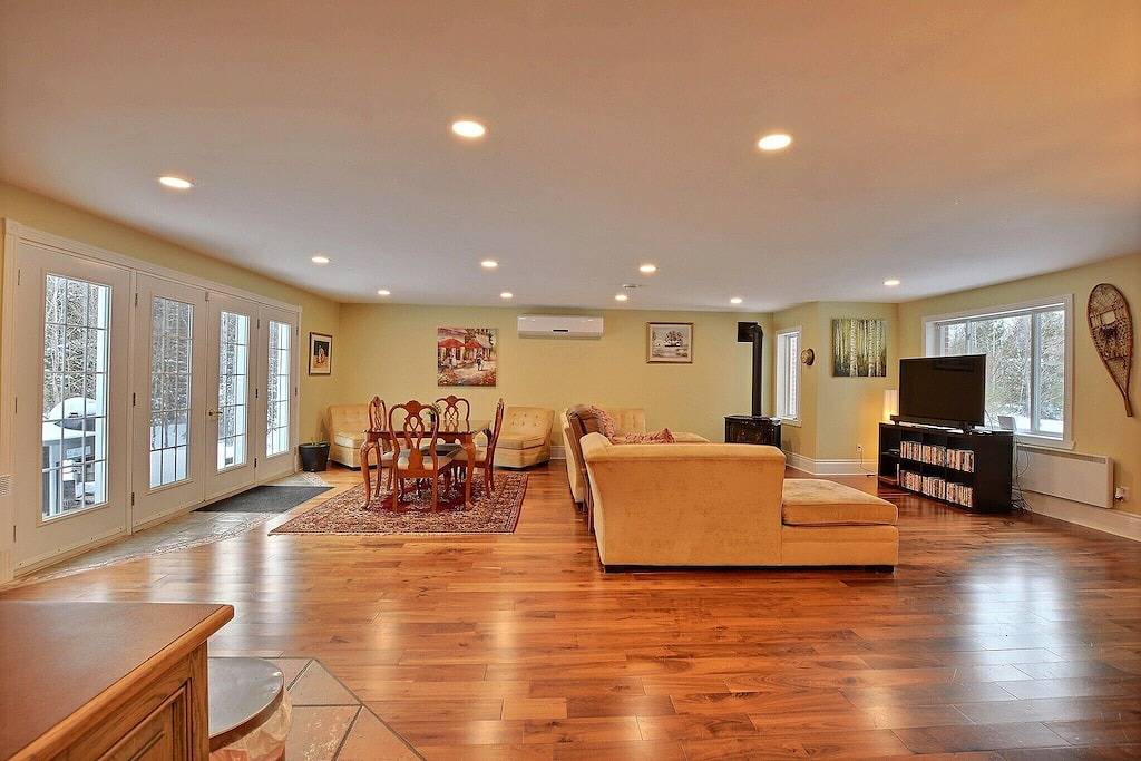 15 Minuten vom Mont Tremblant Ski Hills, ideal für Familien und Freunde! in La Conception, Québec