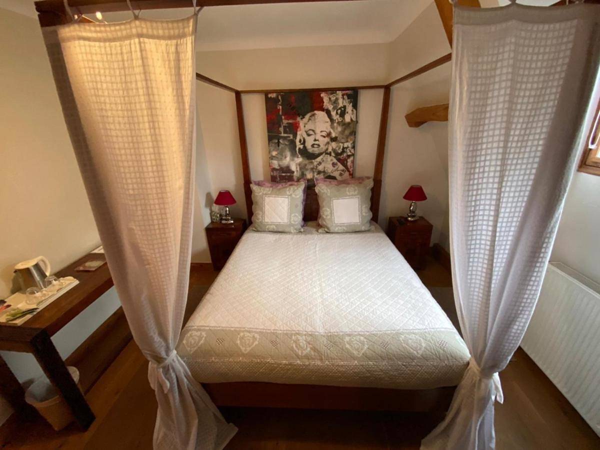Family Double Room in Cénac-et-Saint-Julien, Périgord Noir
