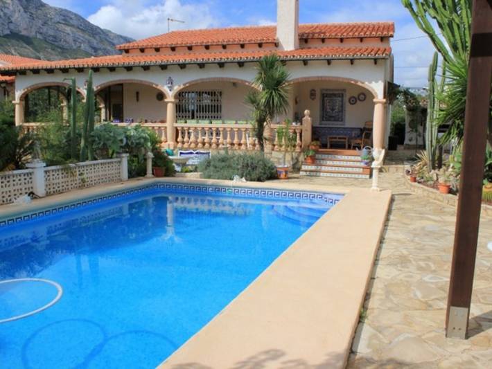 Chalet para 6 personas, con Terraza y Jardín en Montgó