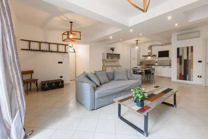 Ganze Wohnung, Ferienwohnung für 6 Personen mit Balkon/Terrasse in Pietrasanta, Italienische Riviera