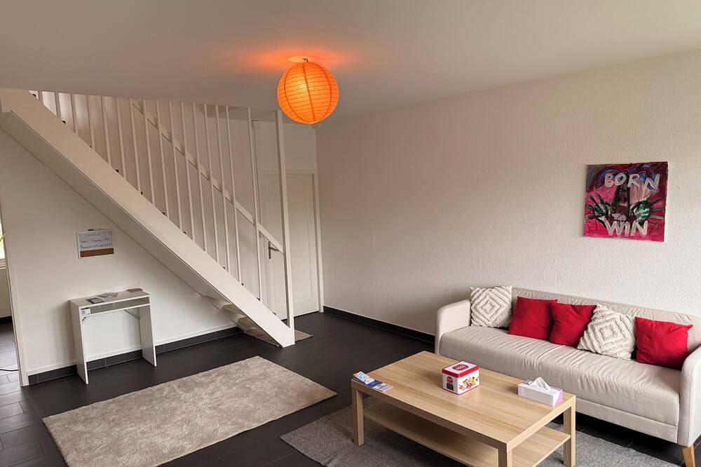 Entire apartment, Spacious 3-bedroom duplex, Netflix, telecommuting in Genève, Lake Geneva