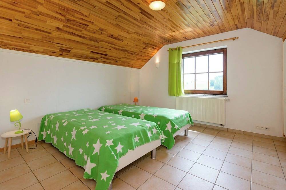 Wunderschöne Villa in Brisy mit überdachter Sauna in Cherain, Gouvy