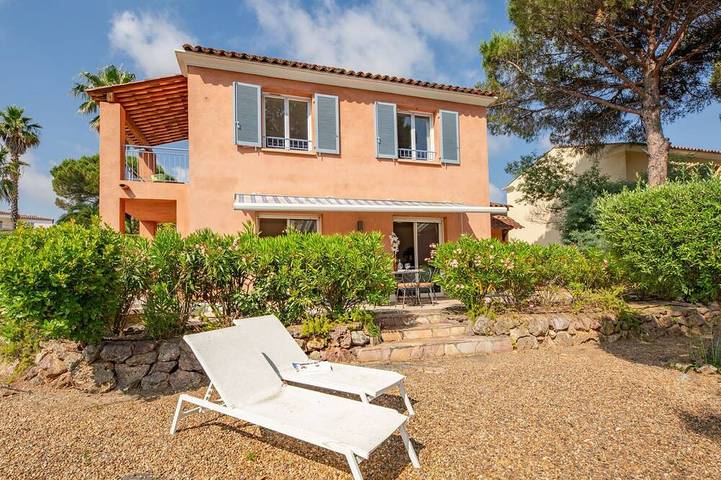 Finca für 6 Personen, mit Terrasse und Garten sowie Pool in der Provence