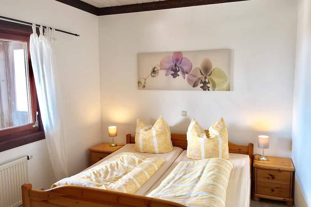 Ganze Wohnung, Ferienwohnung (55qm) für 4 Personen mit Balkon und Wintergarten in Fladungen, Rhön-Bayern