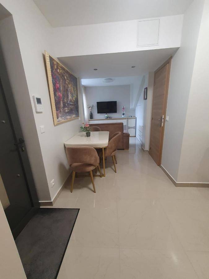 Gîte pour 8 personnes, avec Balcon et Terrasse à Massy - 4