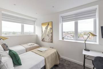 Apartment for 5 People in Bromley, London, Photo 1