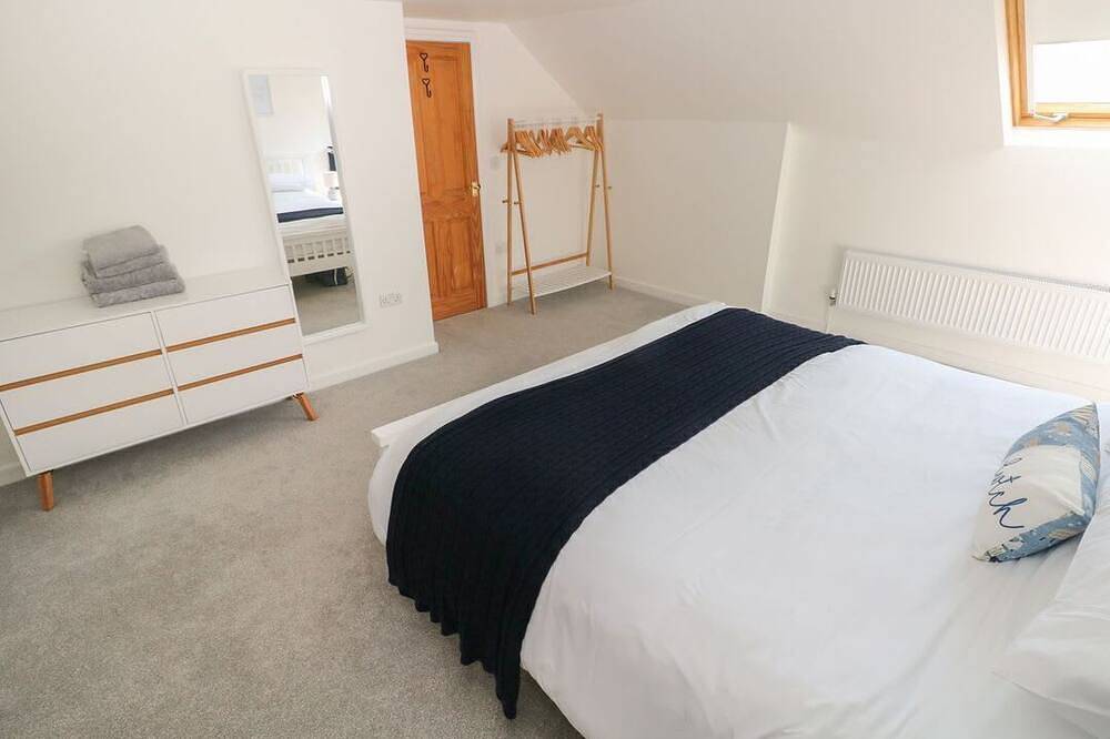 Dalton Cottage is in Llansaint in Carmarthenshire
