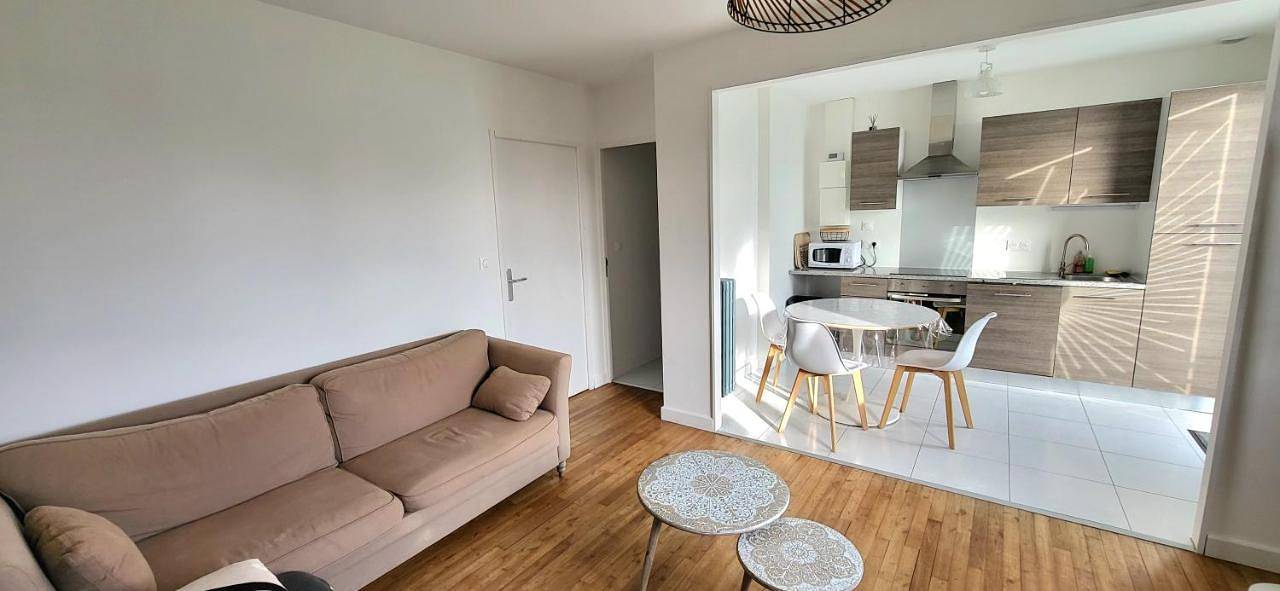 Appartement entier, Apartment with Terrace in Jonzac, Région de Jonzac