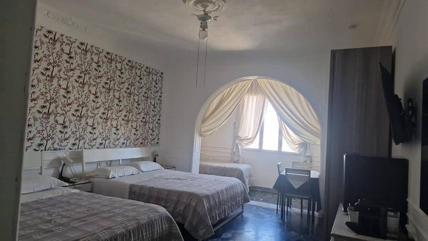 Chambre d’hôte pour 7 personnes, avec balcon et vue à Bari - 3