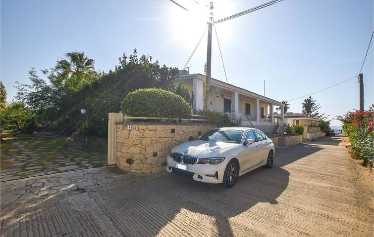 Acogedor apartamento de 180 m2 con aire acondicionado, aparcamiento, terraza y WiFi in Marina di Modica, Módica