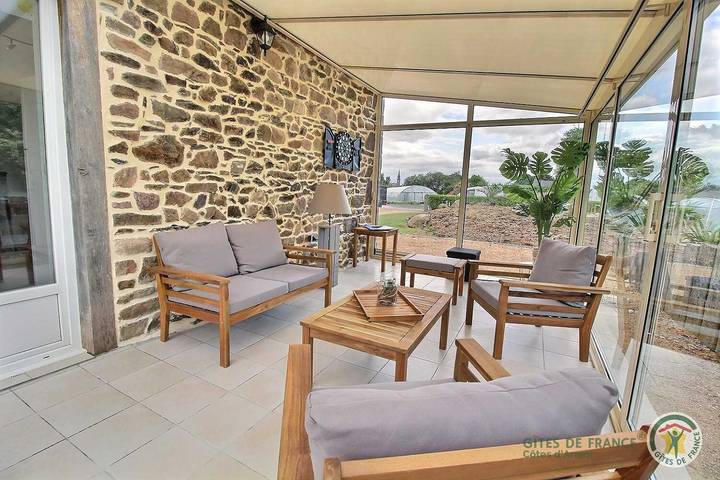 Gîte pour 5 personnes, avec Terrasse et Jardin à Yvias - 3
