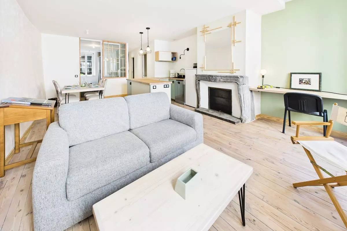 Entire apartment, Cozy Apartment in Clermont-Ferrand 200m From City Center in Clermont-Ferrand, Volcans d'Auvergne Regional Nature Park