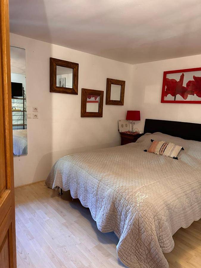 Location de vacances pour 2 personnes, avec vue ainsi que piscine et jardin à Taulignan - 3