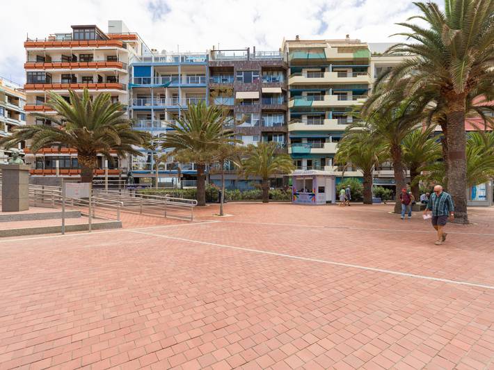 Great balcony over blue sea in Las Palmas de Gran Canaria Centre, Las Palmas de Gran Canaria